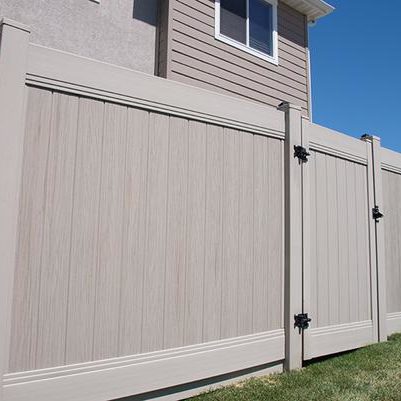 TEXTURED DRIFTWOOD VINYL FENCING